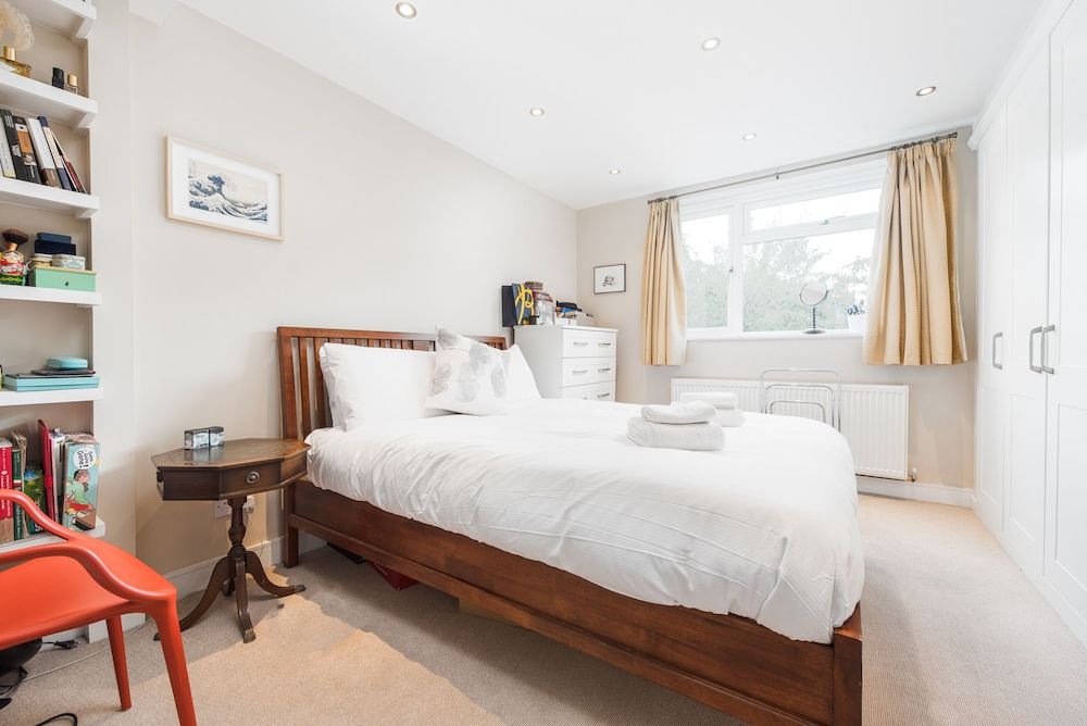 undefined Supreme Hampstead Home Next to Hampstead Heath by Underthedoormat 10