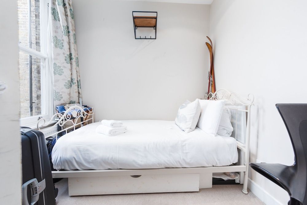 undefined Supreme Hampstead Home Next to Hampstead Heath by Underthedoormat 3