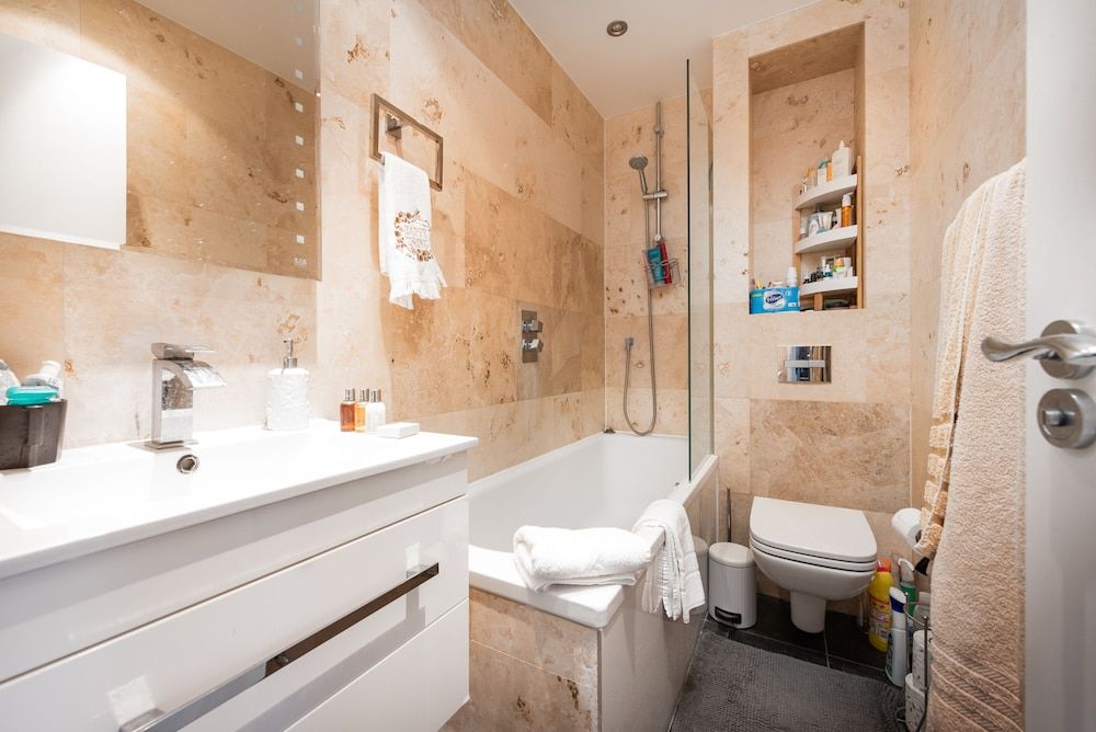 Supreme Hampstead Home Next to Hampstead Heath by Underthedoormat Comfort Apartment (2 Bedrooms) 12