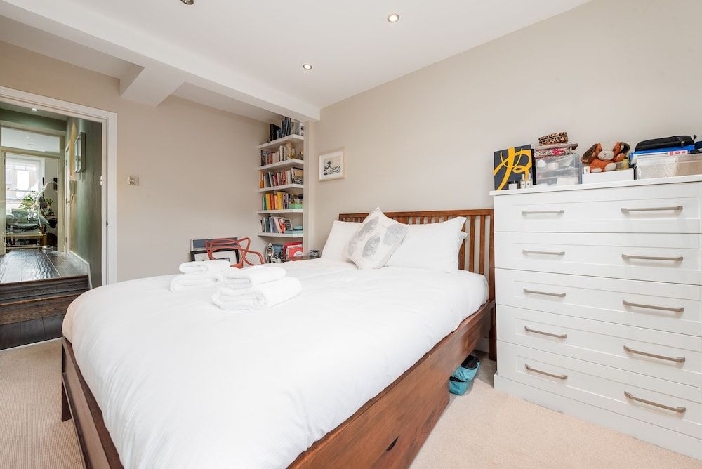 undefined Supreme Hampstead Home Next to Hampstead Heath by Underthedoormat 2