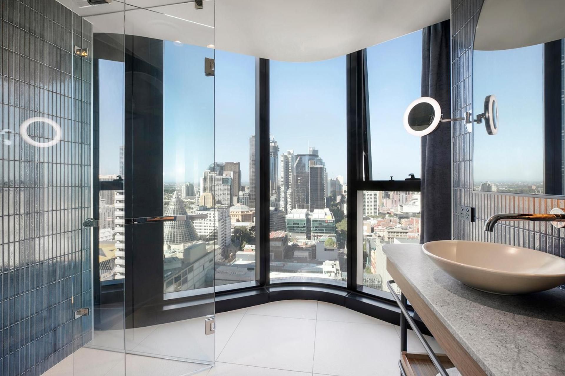 1 King Bed Premium City View