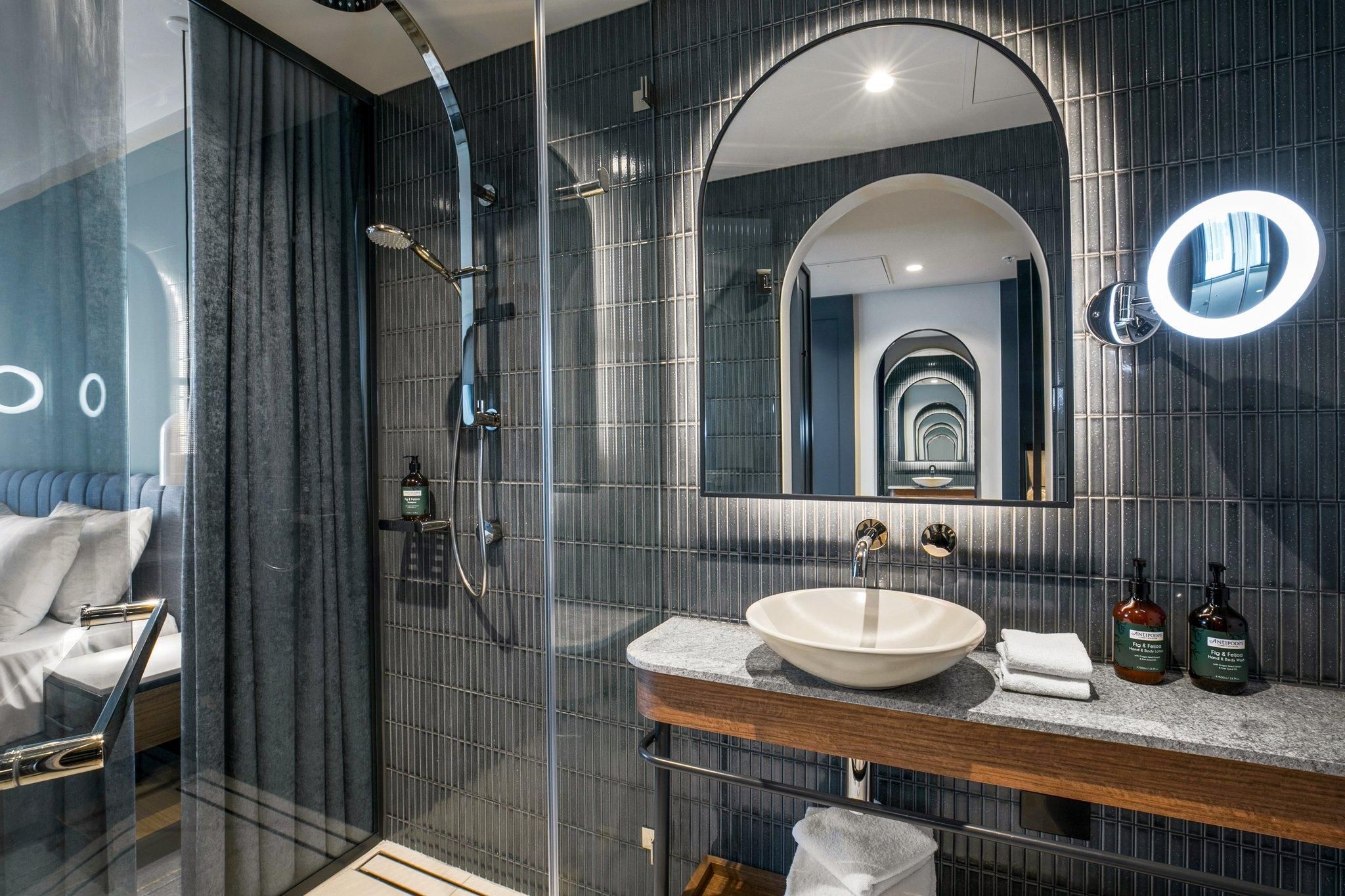 voco Melbourne Central by IHG Standard Room 2