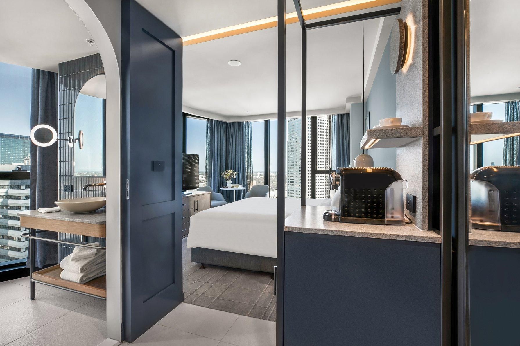 1 King Bed Premium City View High Floor