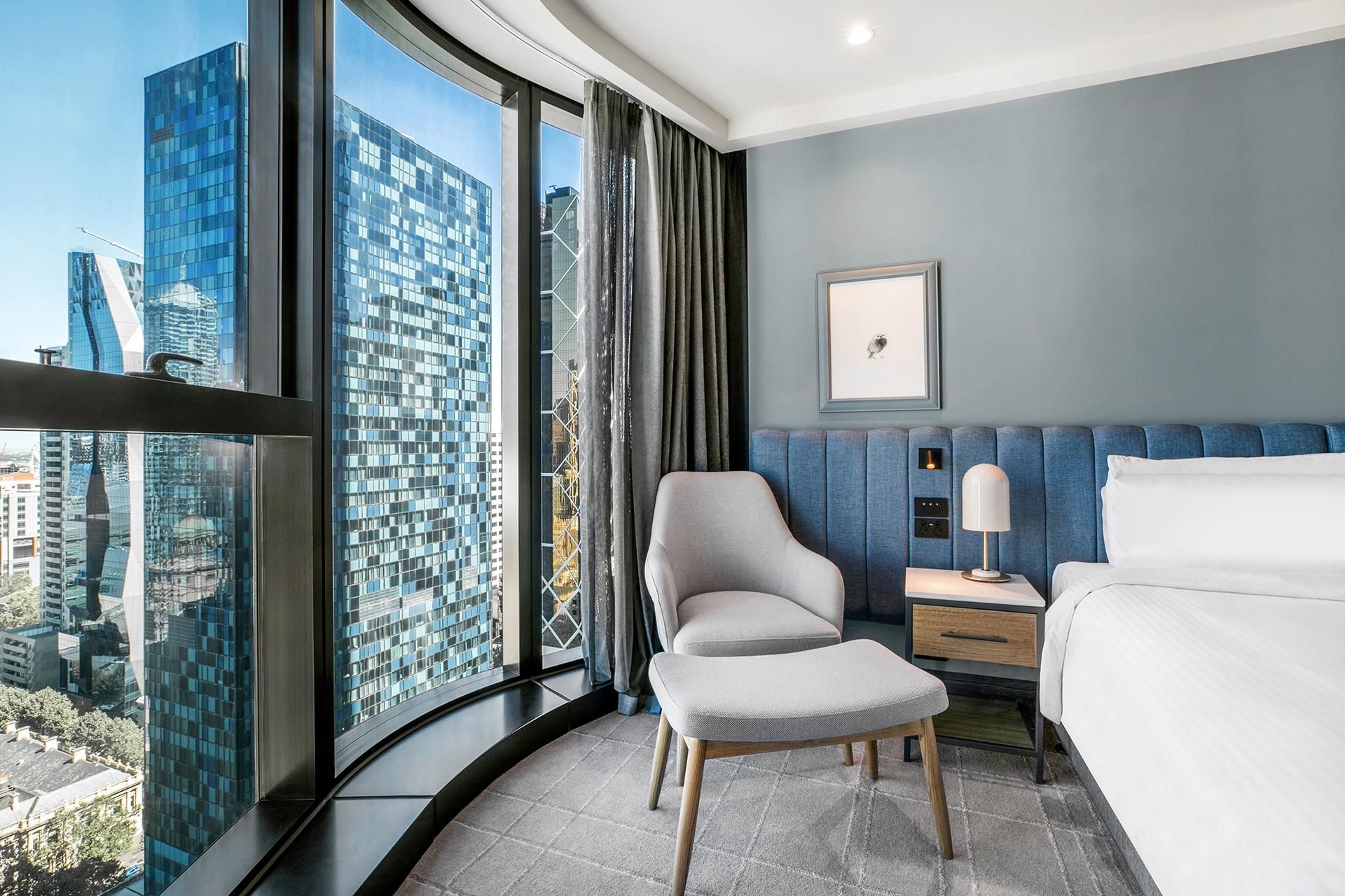 1 King Bed Standard High Floor