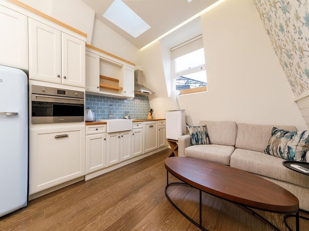 undefined London Bridge Boutique Apartments by Viridian Apartments 9