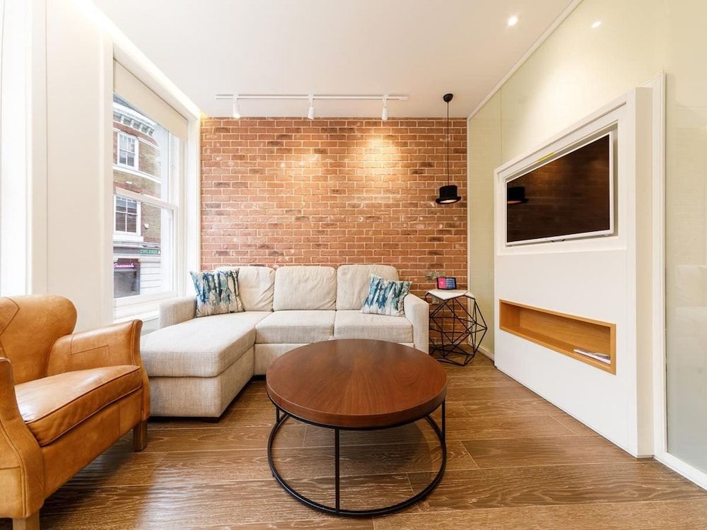 undefined London Bridge Boutique Apartments by Viridian Apartments 8