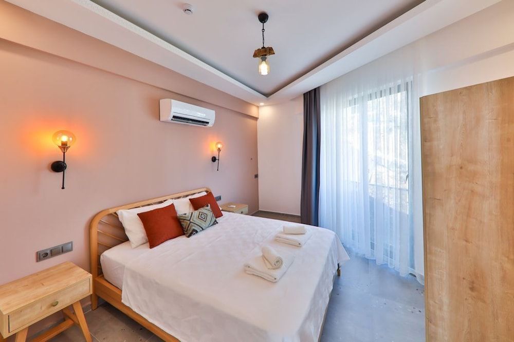 undefined Happy Kas Apart