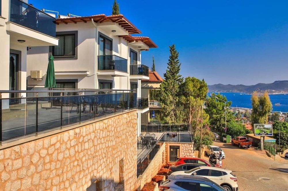 undefined Happy Kas Apart 8