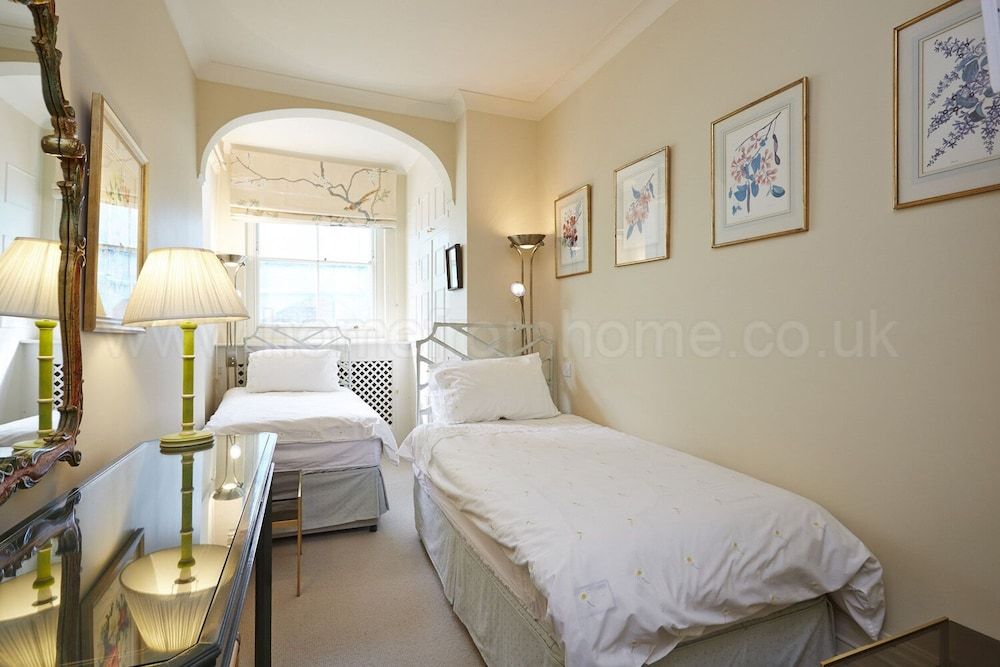 undefined Kensington - Comfortable two Bedroom Ground Floor Property - 3 Beds 5