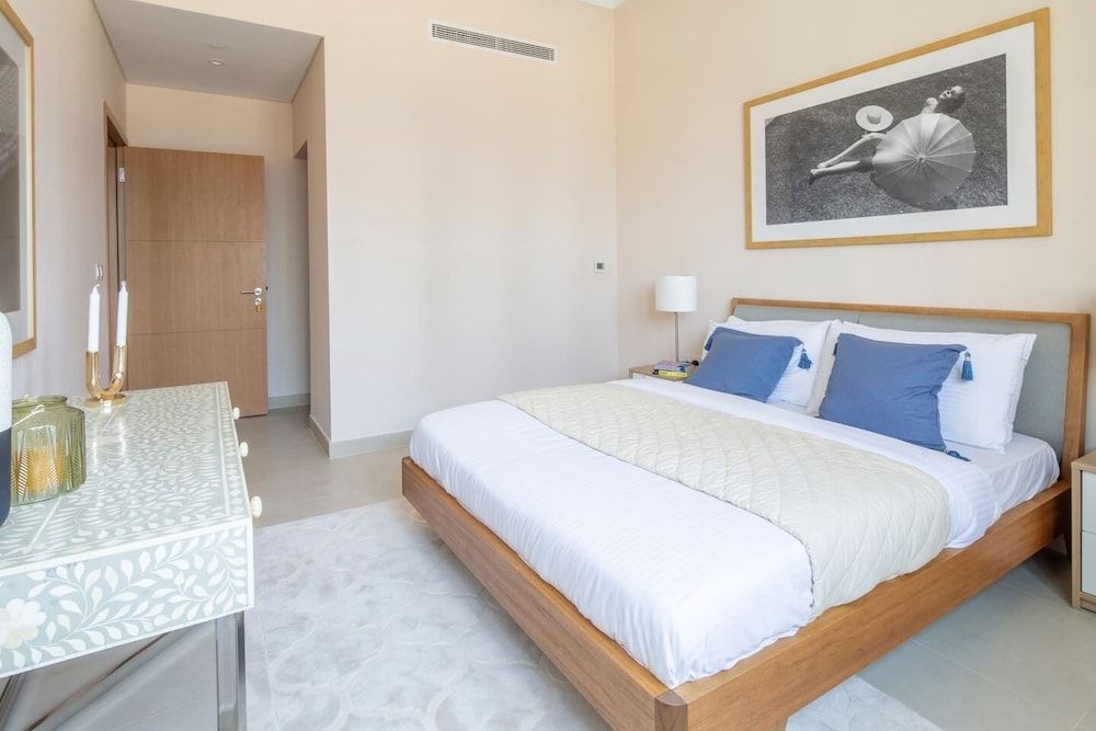 undefined Modern 2BR w/ Tranquil Ambience in Emirates Hills! 9