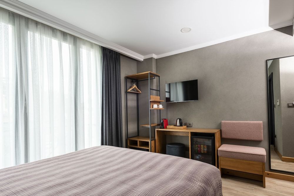 Istanbul Old City Colorful Houses Balat PETRION Hotel Double Room 3