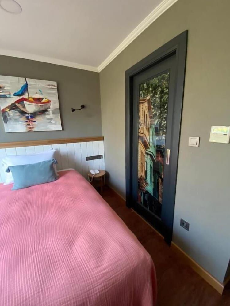 undefined Istanbul Old City Colorful Houses Balat PETRION Hotel 9