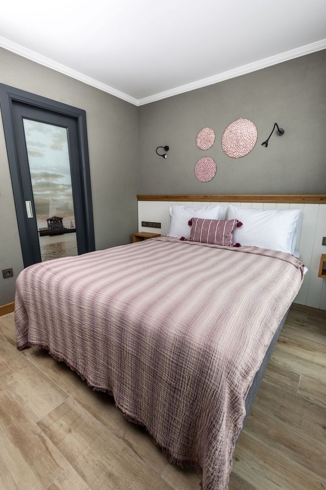 Istanbul Old City Colorful Houses Balat PETRION Hotel Double Room