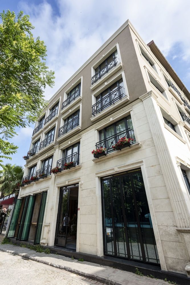 undefined Istanbul Old City Colorful Houses Balat PETRION Hotel 7