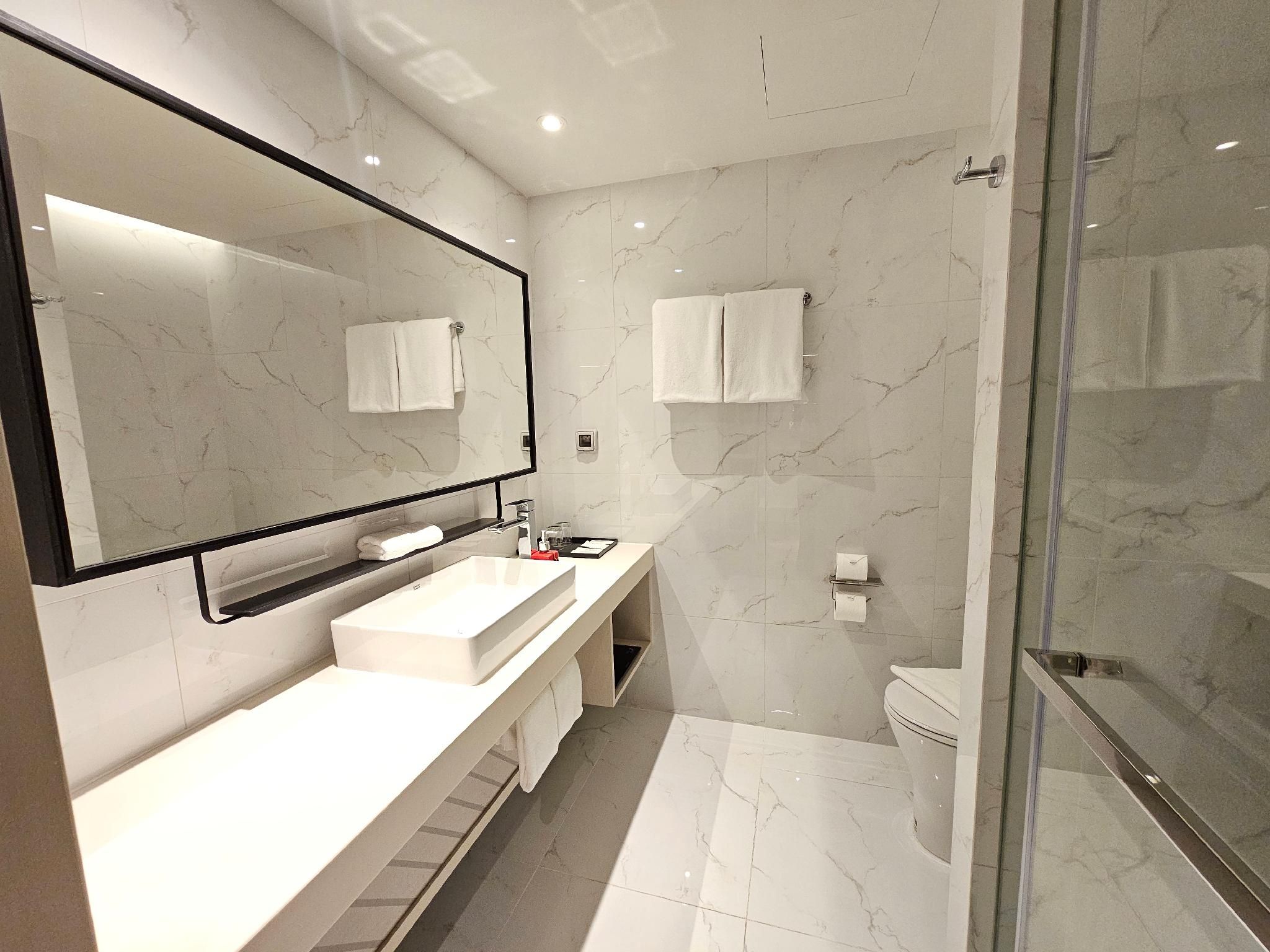 Oakwood Studios Sukhumvit Bangkok Superior King 3