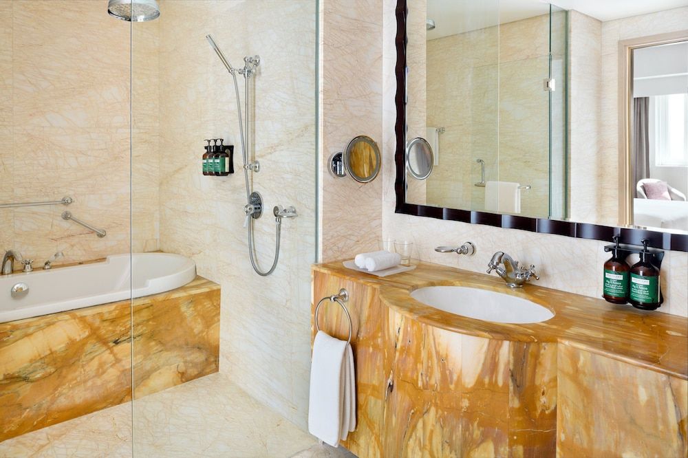 Junior Suite, 1 King Bed