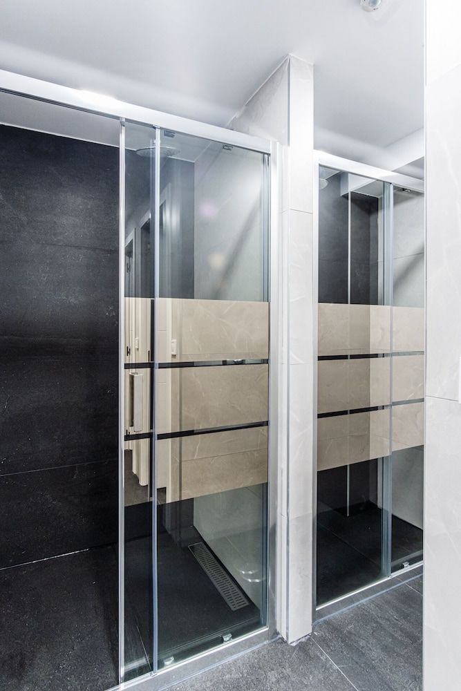 Hostel Center Madrid 1 bed in 6-Bed Mixed Dormitory Room 11