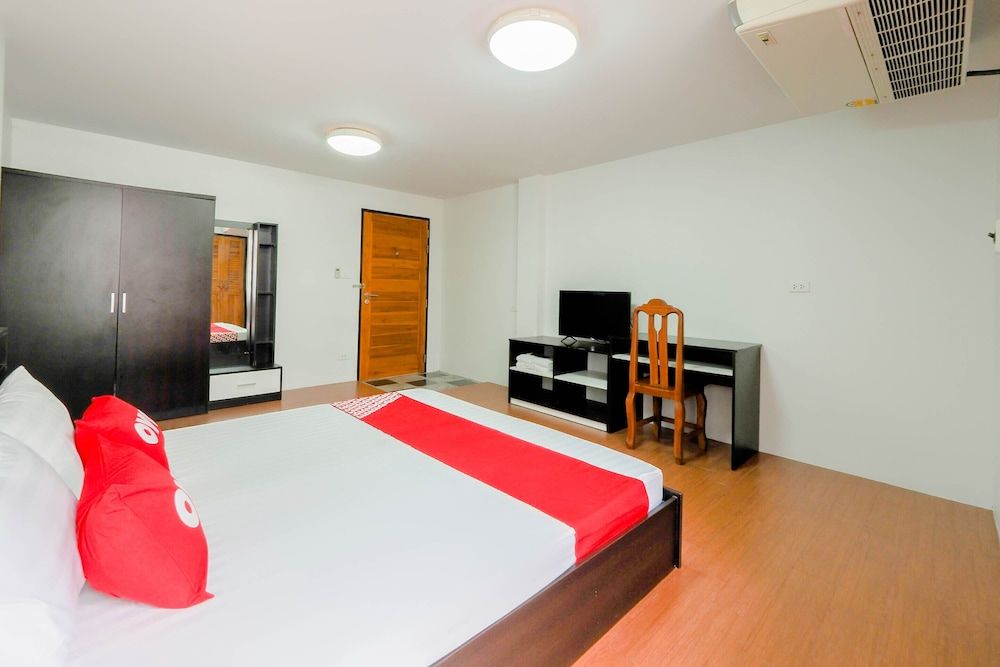 OYO 935 The Palm Apartment Standard Double Room 5