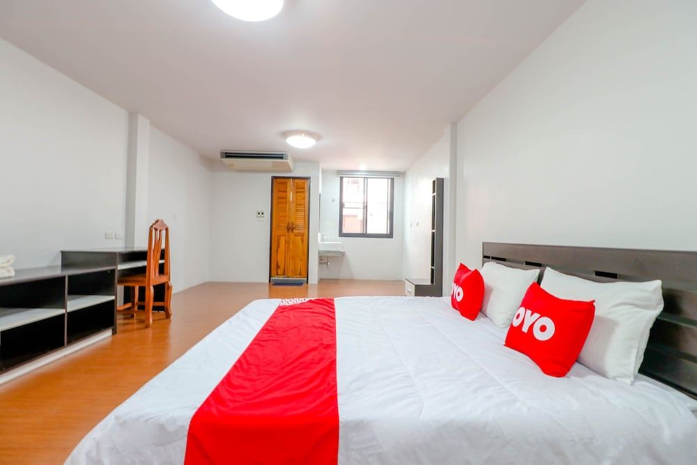 OYO 935 The Palm Apartment Basic Double Room 4