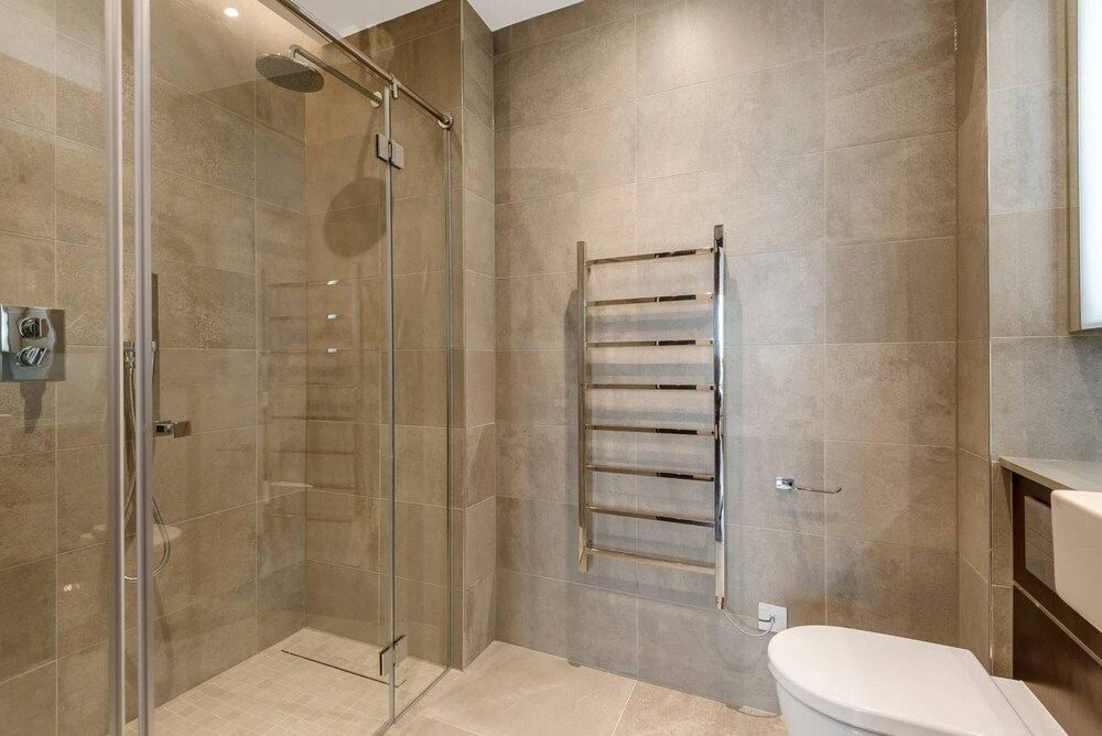 undefined Elegant Two Bedroom Apartment With Winter Garden 10