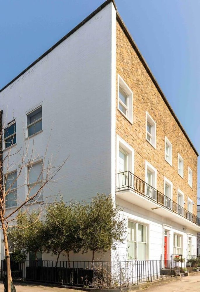 undefined Spacious & Modern 3brs House in Central London 2