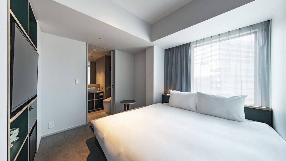 Corner Room with King Bed
