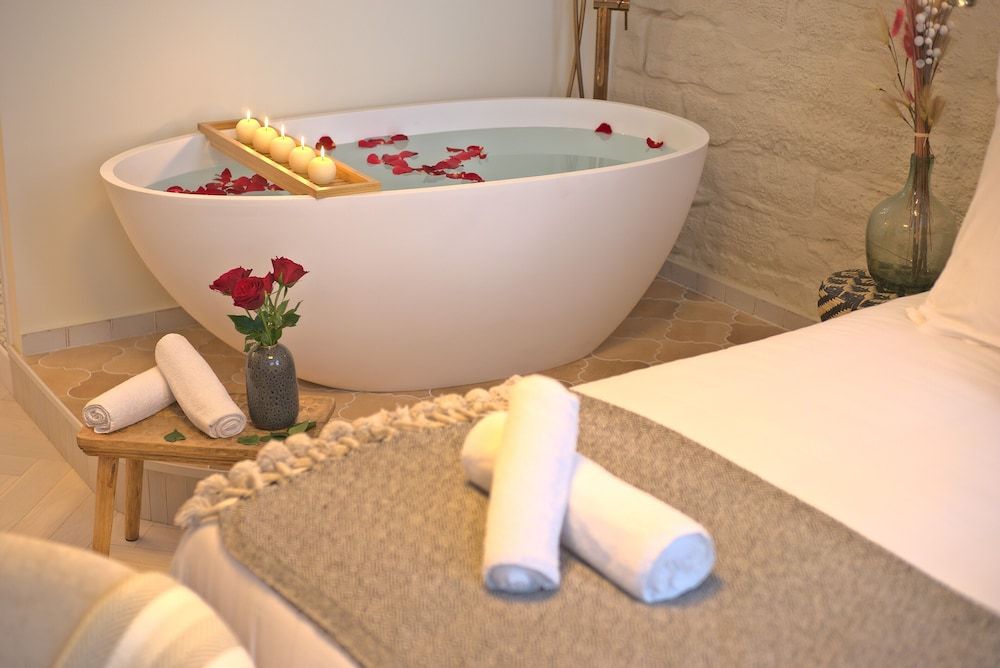 The Charming Luxembourg Garden Luxury Apartment, Ensuite 23