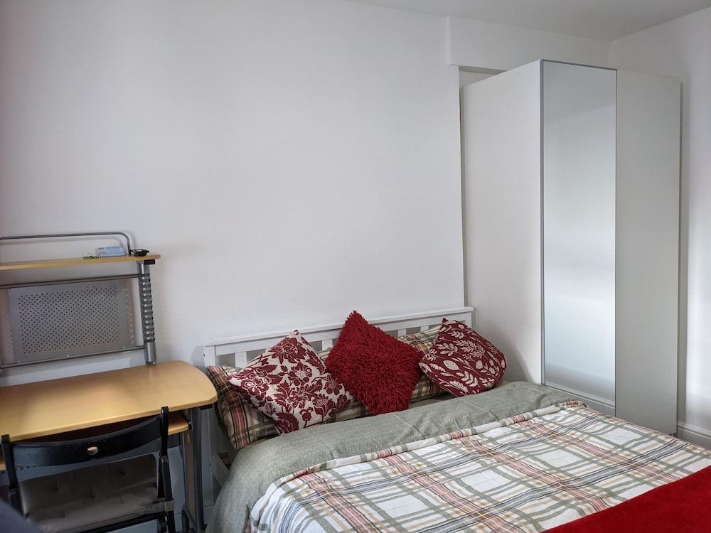 TravelStop #London-Ealing Double-room with WorkSpace 4