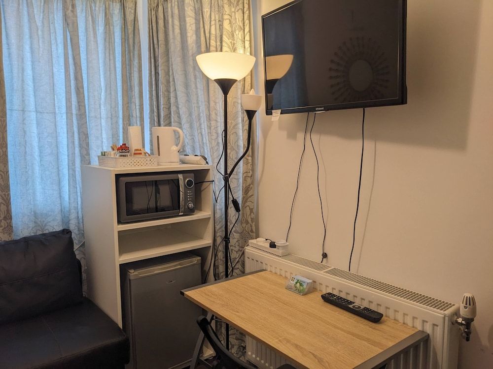 TravelStop #London-Ealing Single-room with Sofa-bed 3