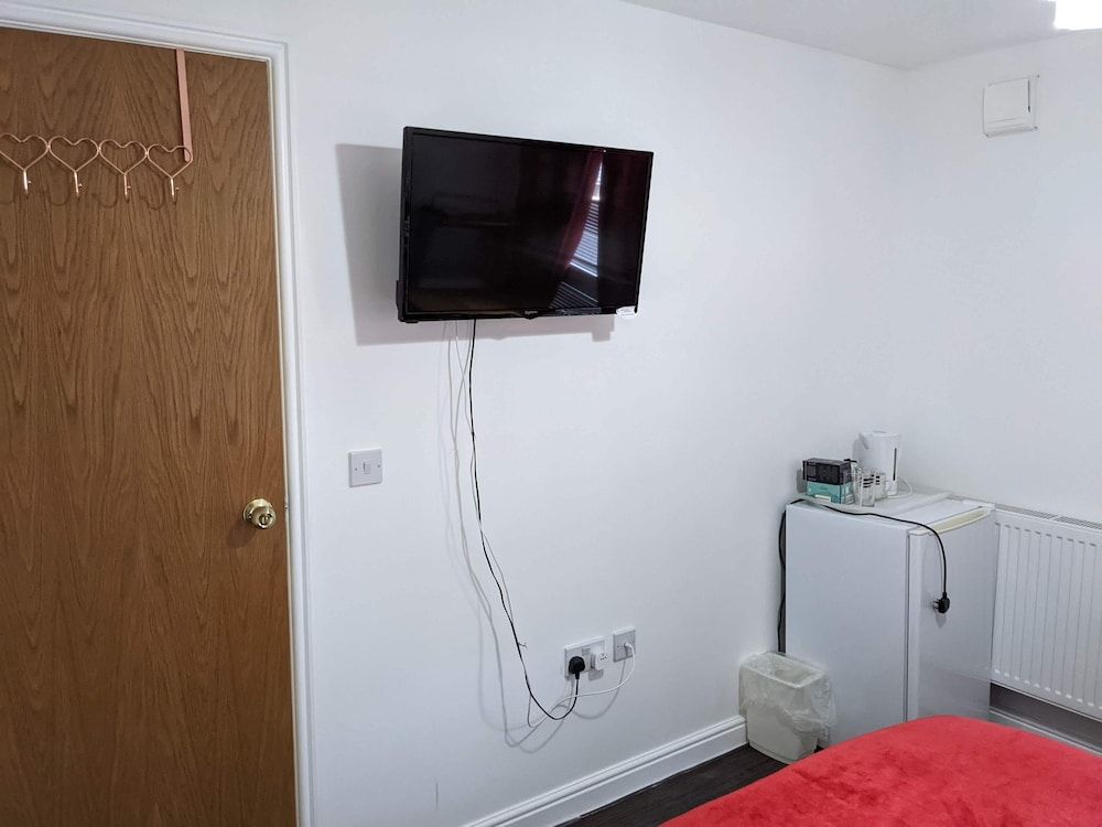 TravelStop #London-Ealing Double-room with WorkSpace 3