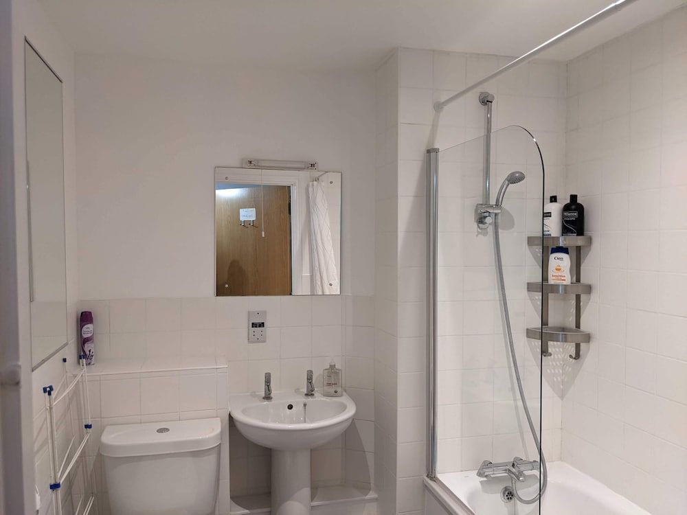 TravelStop #London-Ealing Double-room with WorkSpace 6