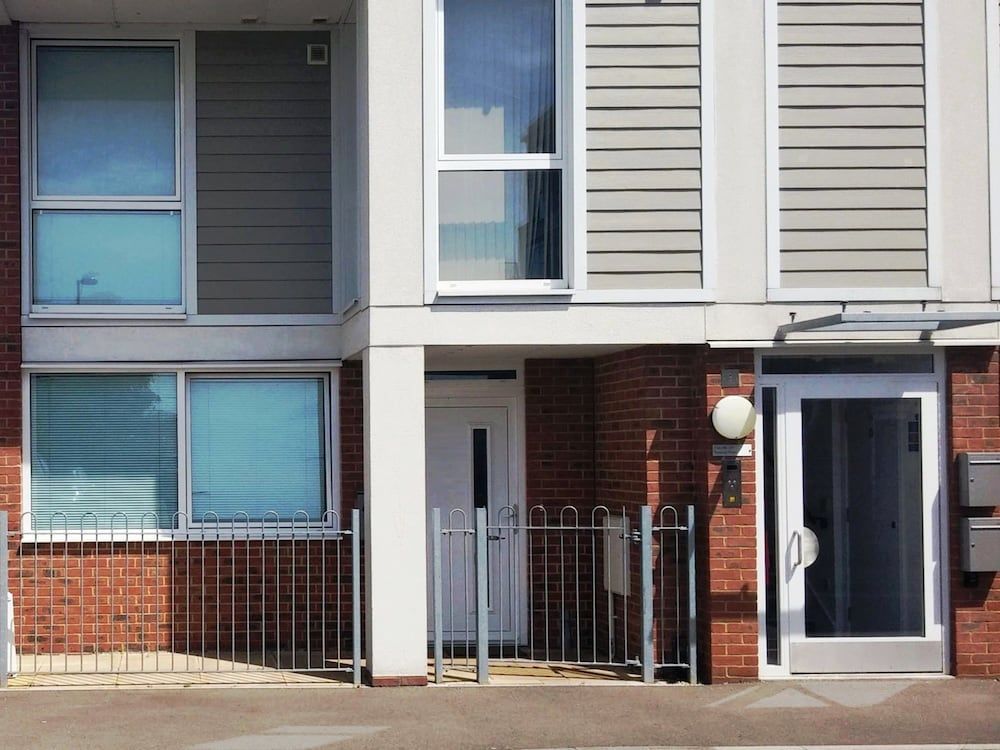 undefined TravelStop #London-Ealing 4