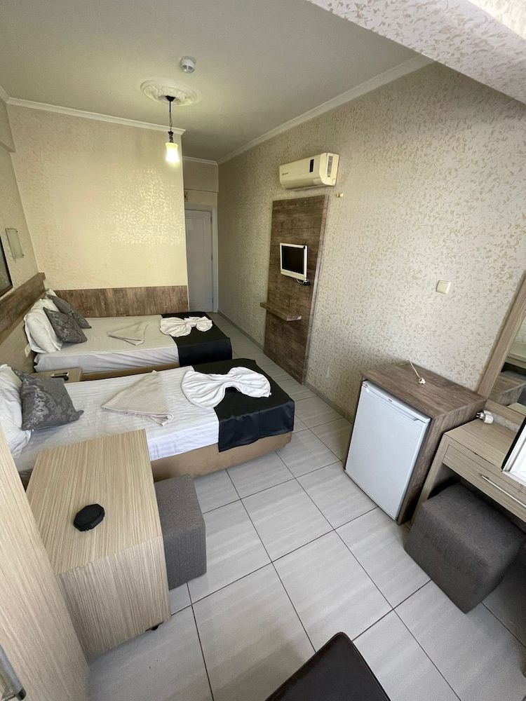 undefined Denizhan Otel 4