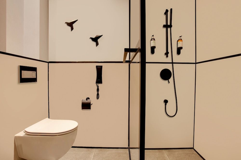 Lemon Tree Hotel Jumeirah Dubai Superior Room 9