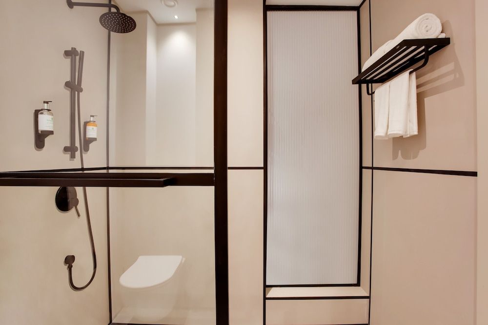 Lemon Tree Hotel Jumeirah Dubai Superior Room 10