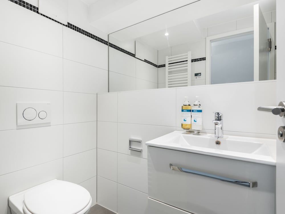 Numa Frankfurt Blau Large Studio with Kitchenette 11