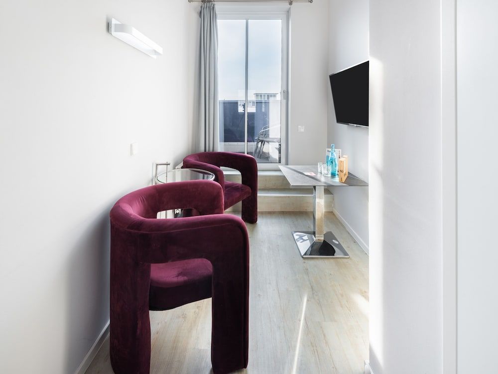 Numa Frankfurt Blau Large Studio, Kitchenette, Balcony 5