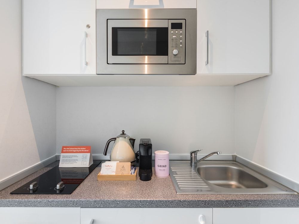 Numa Frankfurt Blau Large Studio, Kitchenette, Balcony 4