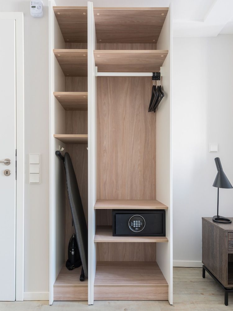 Numa Frankfurt Blau Large Studio with Kitchenette 3