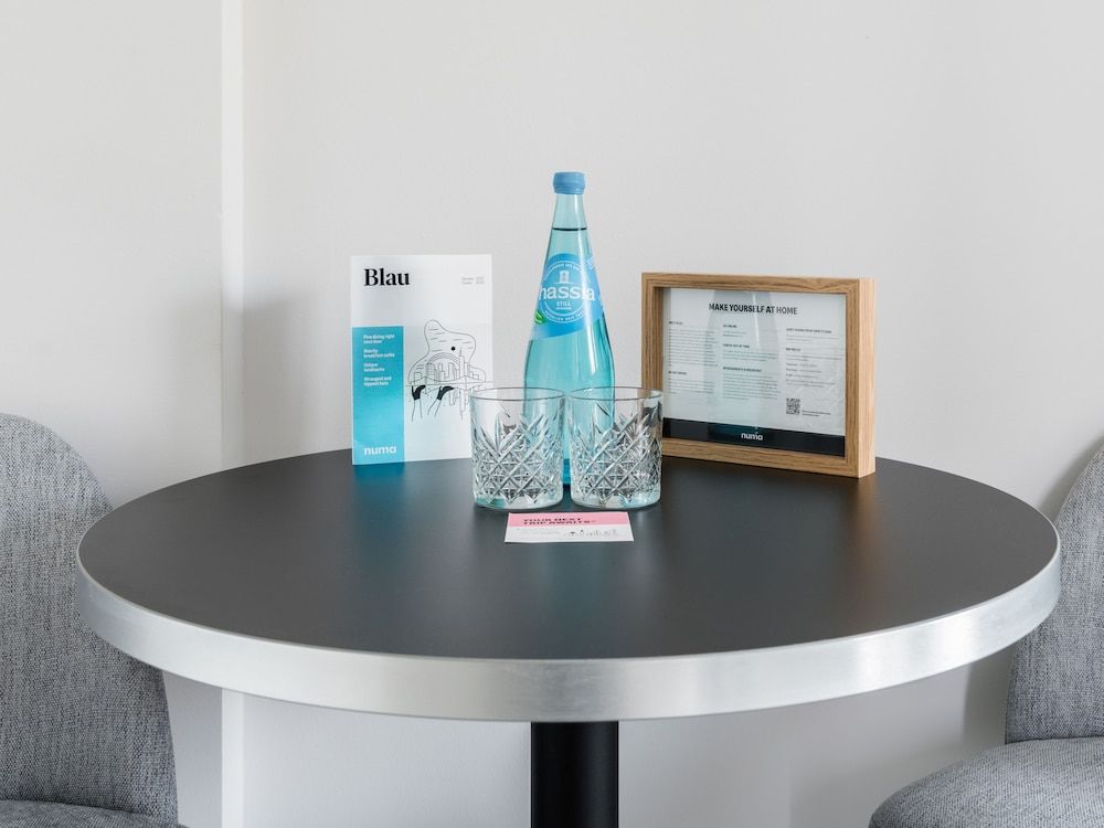 Numa Frankfurt Blau Large Studio with Kitchenette 8