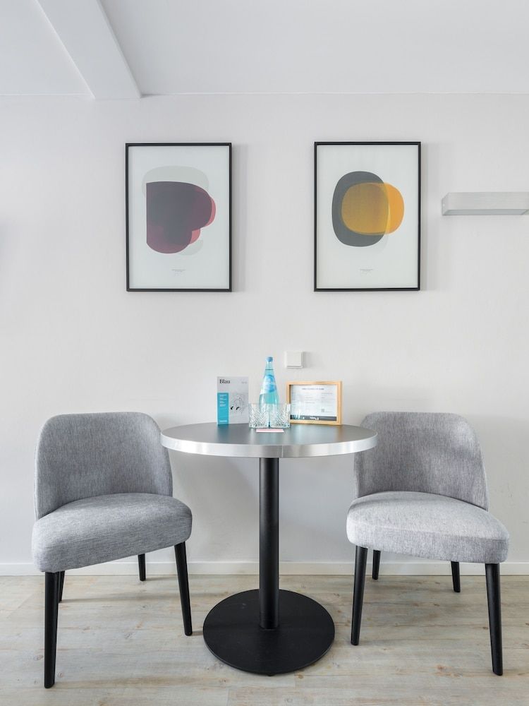 Numa Frankfurt Blau Large Studio with Kitchenette 9