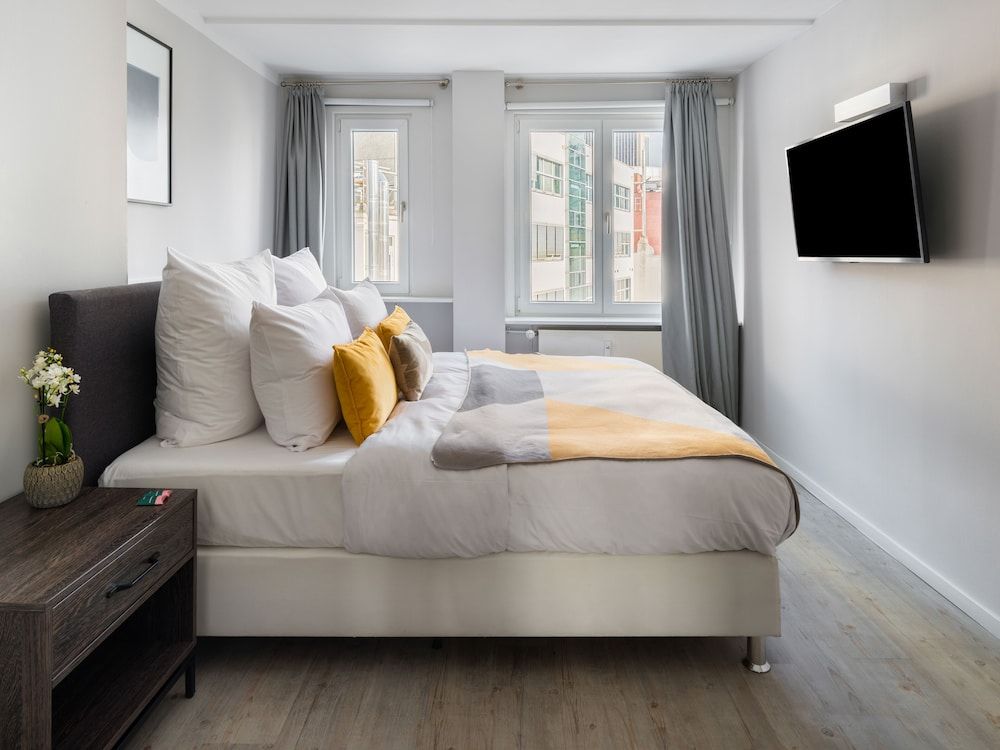 Numa Frankfurt Blau Large Studio with Kitchenette 4