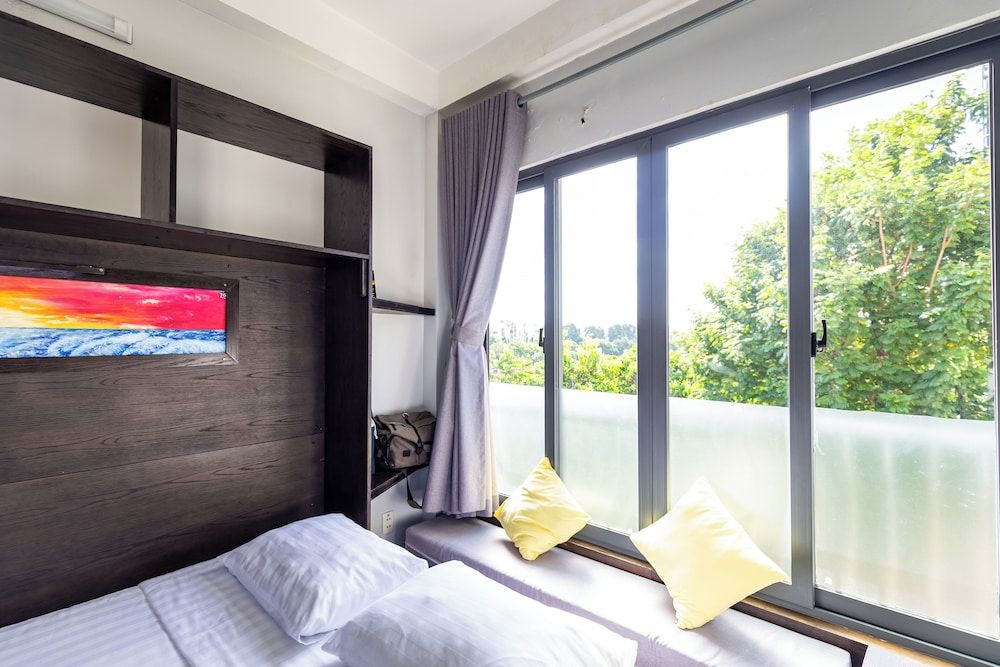 undefined Cozy Riverview 8