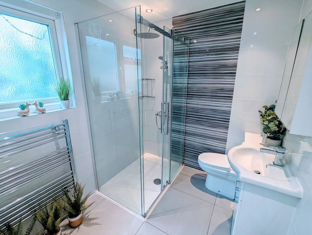 TopHome Arsenal Deluxe House, 6 Bedrooms 60