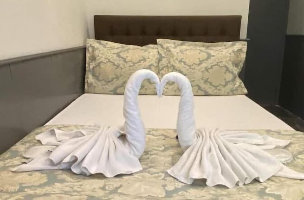 Ganj Hotel Economy Room 3