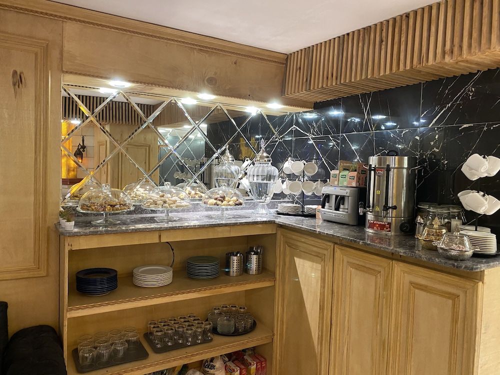 undefined Ganj Hotel 10