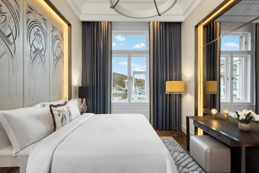 Room, 1 King Bed, Non Smoking, River View (River View)