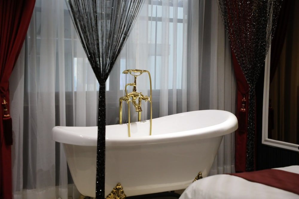 7S Hotel Enjoy I Premium Double Room, 1 King Bed, Bathtub 5