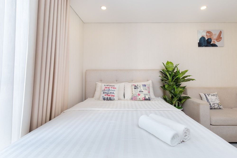 undefined Saigon Paramount 5