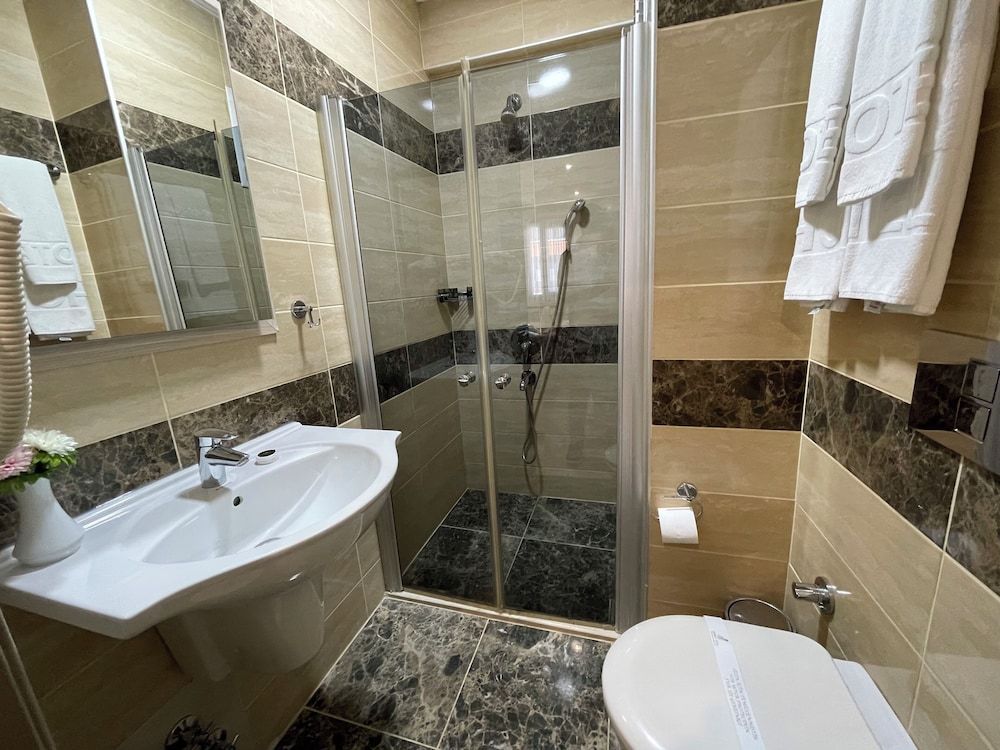 Gul Hotel Double Room 5